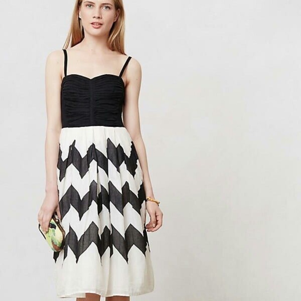 Anthropologie Leifnotes Cherie Black White Chevron Dress Size 0